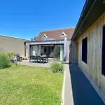 Very Pleasant Single-storey For 6 People Villa